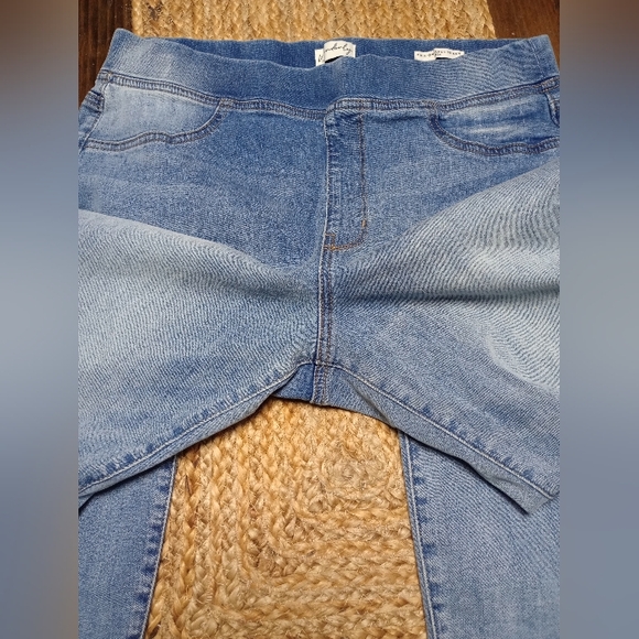 🙂Wonderly Distressed Denim Pull On Super Skinny Jeans Size 12 - Picture 9 of 13
